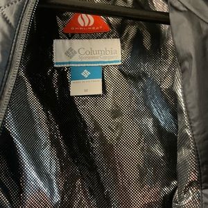 Columbia vest. Excellent condition.